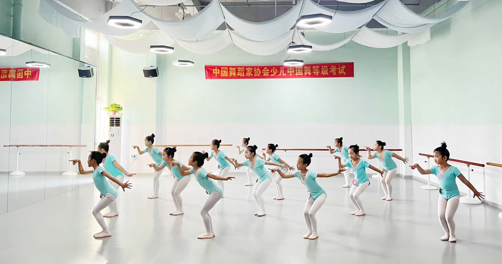 中国舞蹈家协会少儿中国舞等级考试在我中心举行_http://www.zzwu.com_舞蹈知识_第6张